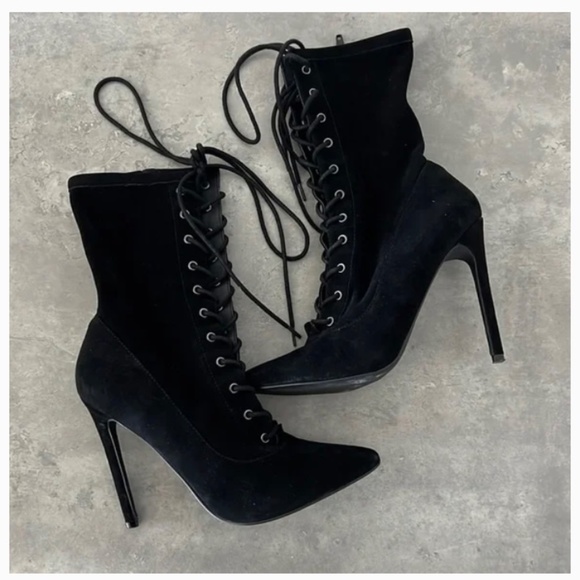 Steve Madden Lace up booties - Picture 2 of 5